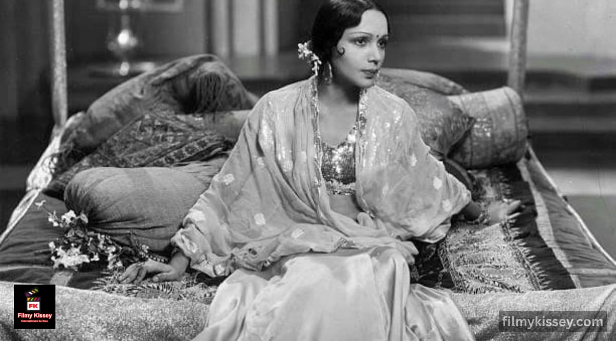 First Kiss Scene in Bollywood